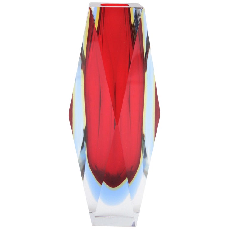 Mitte des Jahrhunderts Mandruzzato rot, blau und gelb facettiert Sommerso Murano Glasvase 1