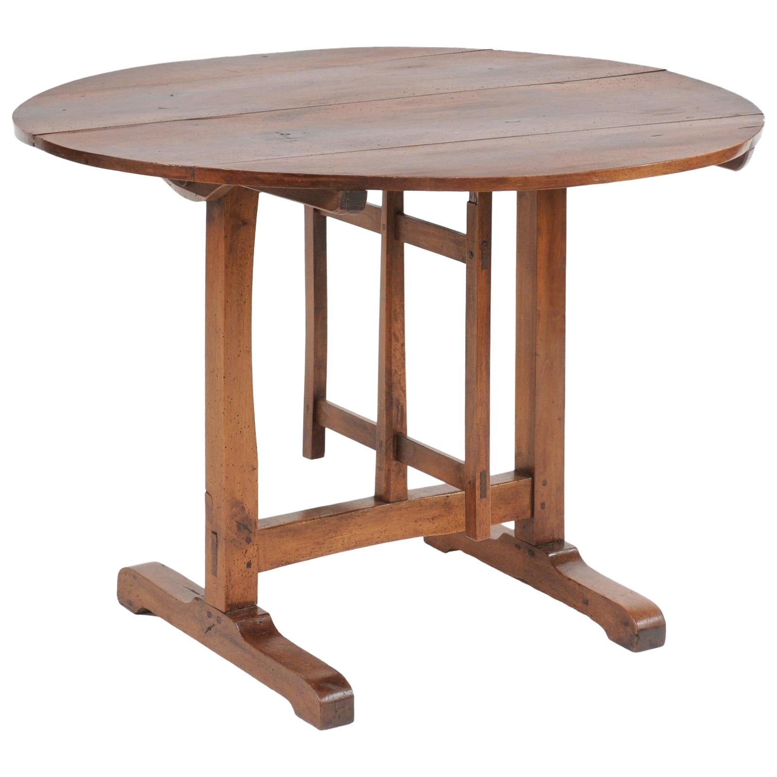 Southern French 1910s Solid Walnut Wine Tasting Table with Circular Tilt-Top