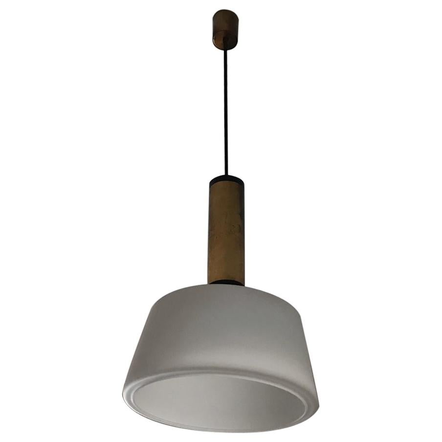 Suspension lamp made by Stilnovo in Italy with a brass structure and  midcentury For Sale