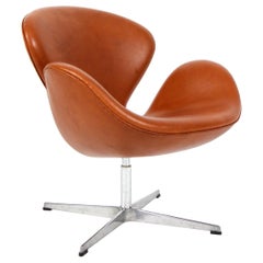 Arne Jacobsen Swan, New Upholstered Cognac Aniline Leather, Fritz Hansen, 1981