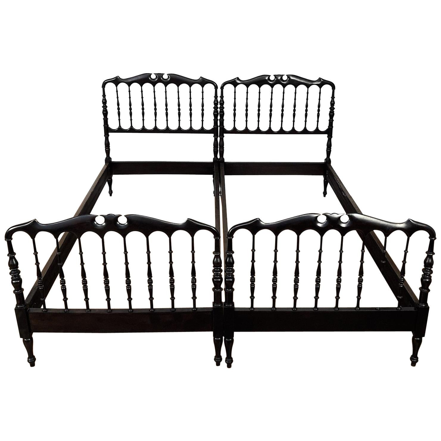 Pair of 1960s Italian Carved Wood Chiavari Single Twin or Queen size Bed Frame