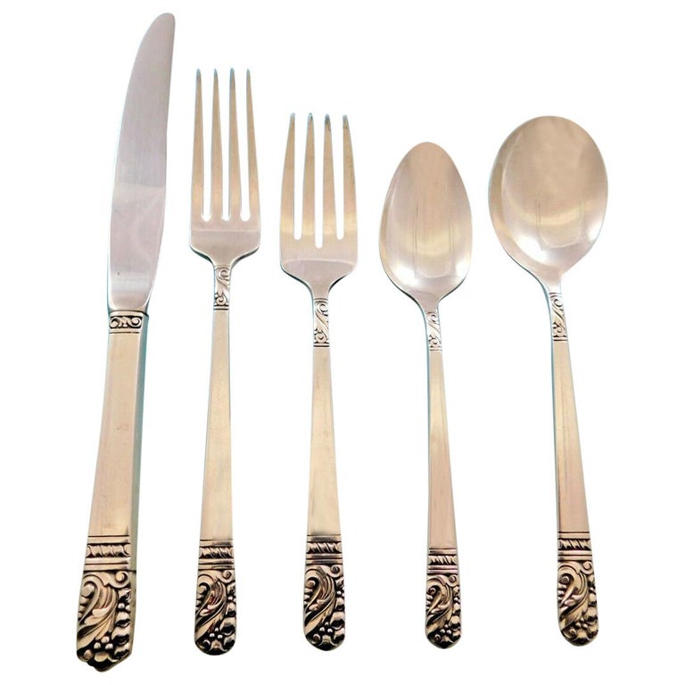 Mansion House by Heirloom Oneida Sterling Silver Flatware Set 8 Service 41  Pcs For Sale at 1stDibs | heirloom sterling mansion house, heirloom by  oneida, heirloom sterling silverware