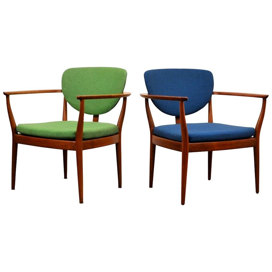 Set of 2 Danish Design Finn Juhl Style Teak Chairs For Sale