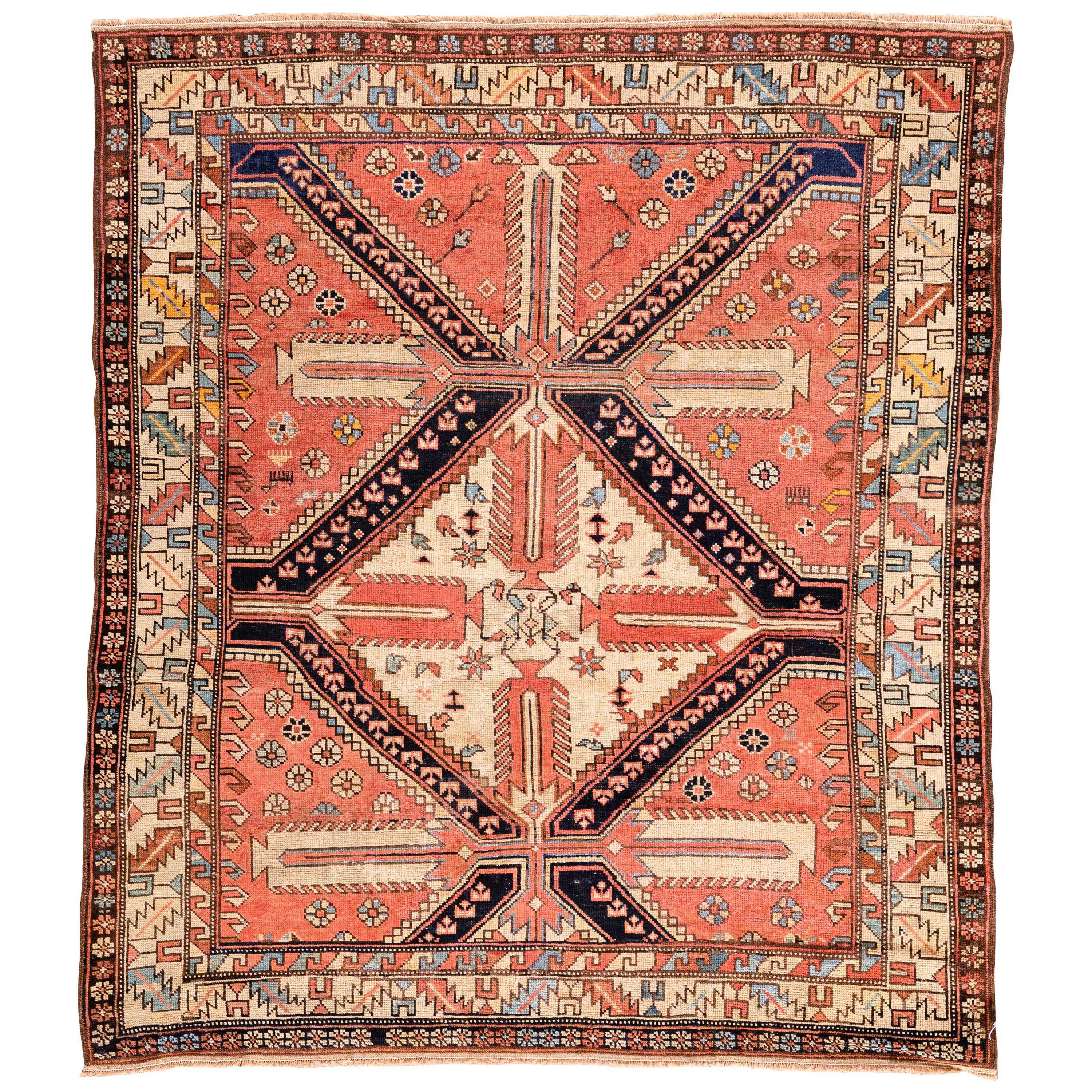 Antiker kaukasischer Schirwan-Teppich, um 1880  4'1 x 4'10