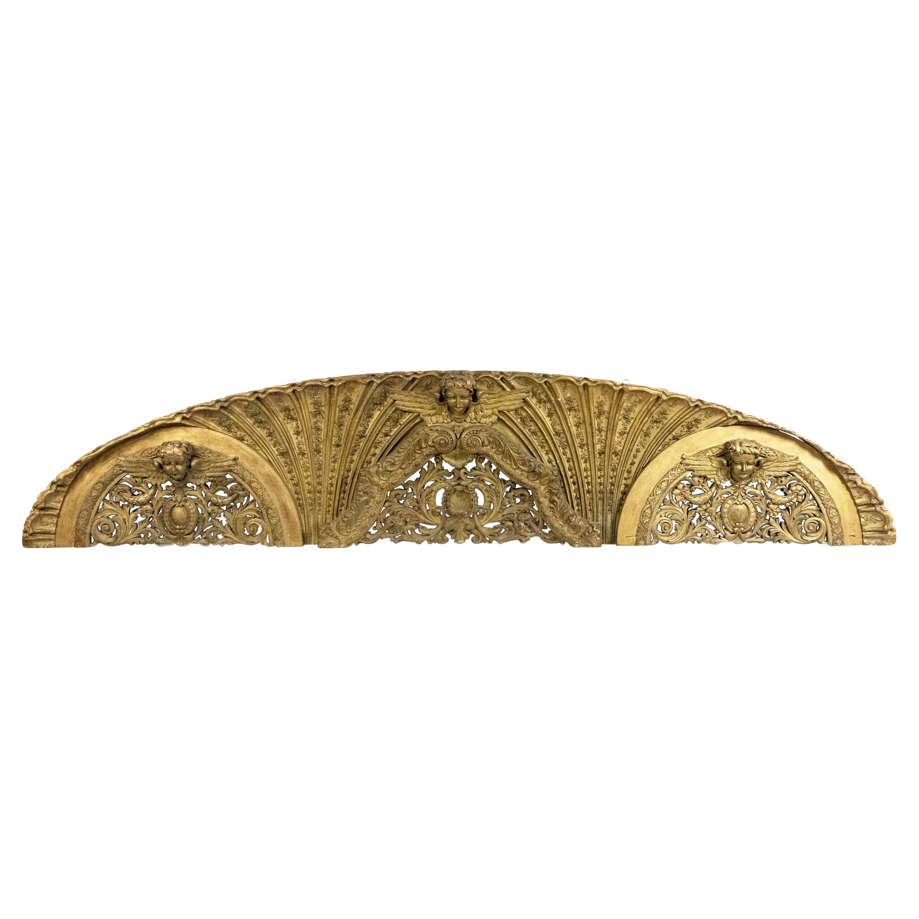 Placa de Arco de Pared Victoriana Francesa Tallada en Dorado