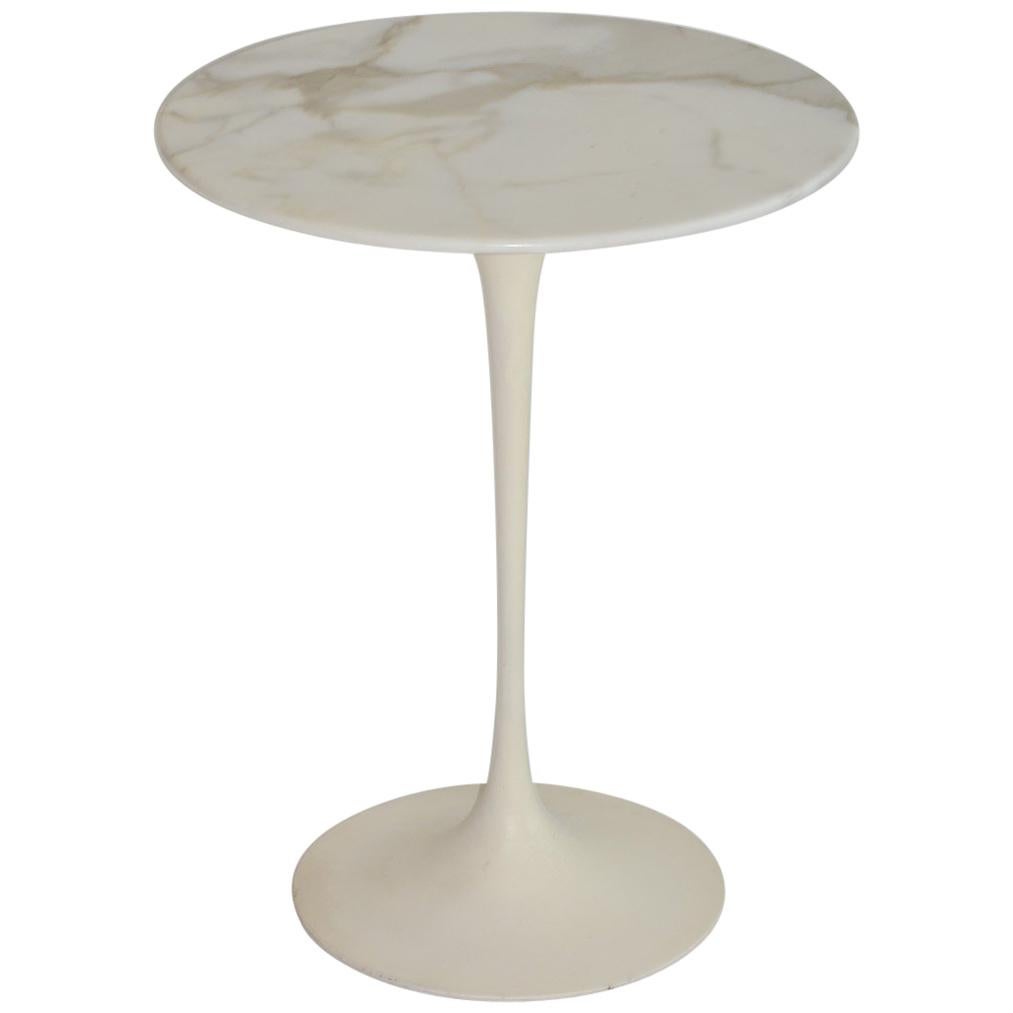 Eero Saarinen Tulip Side Table in Marble by Knoll