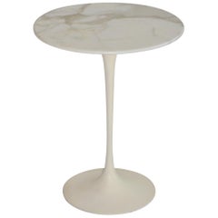 Eero Saarinen Tulip Side Table in Marble by Knoll
