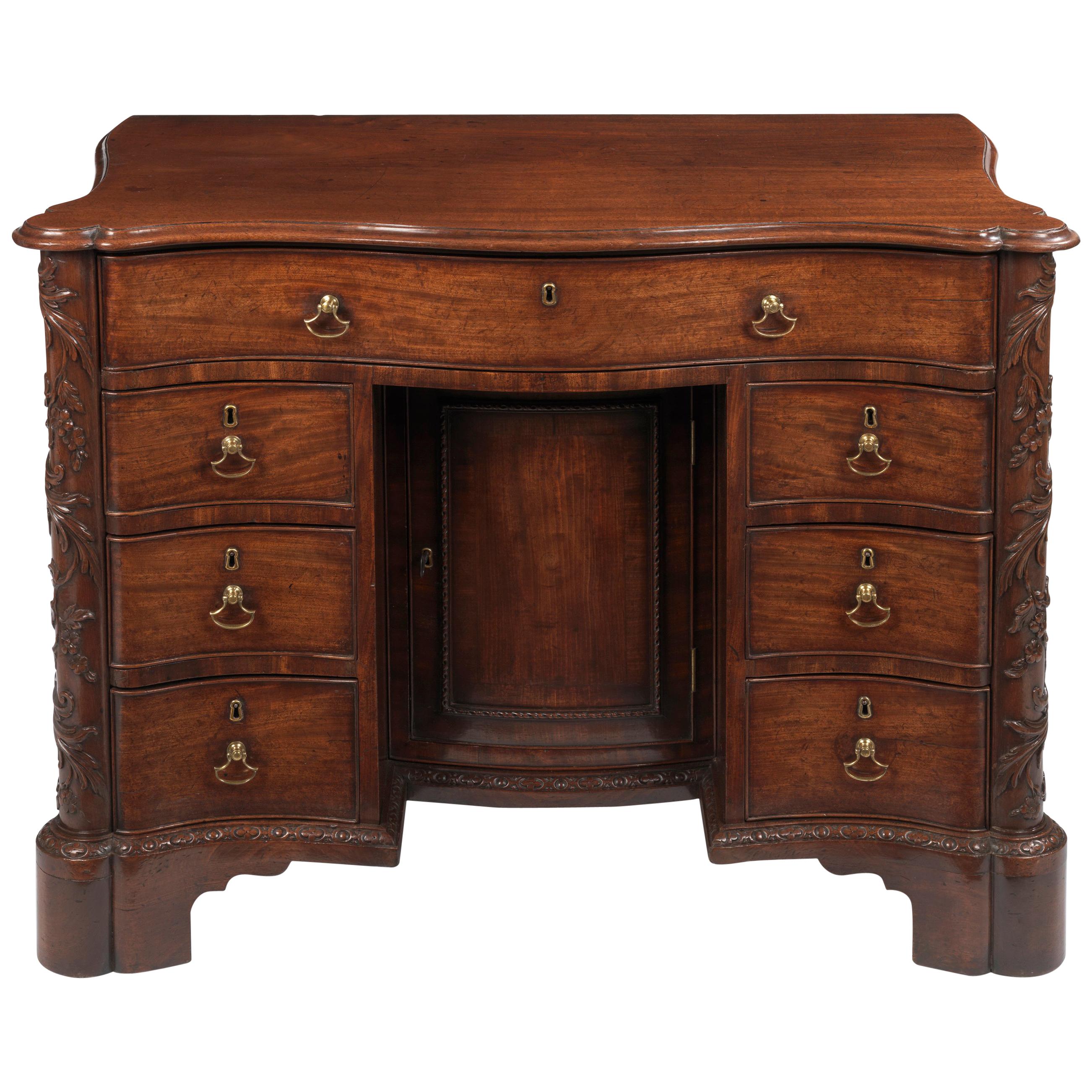 Rare and Important George II Commode Dressing Table, circa 1760 For Sale
