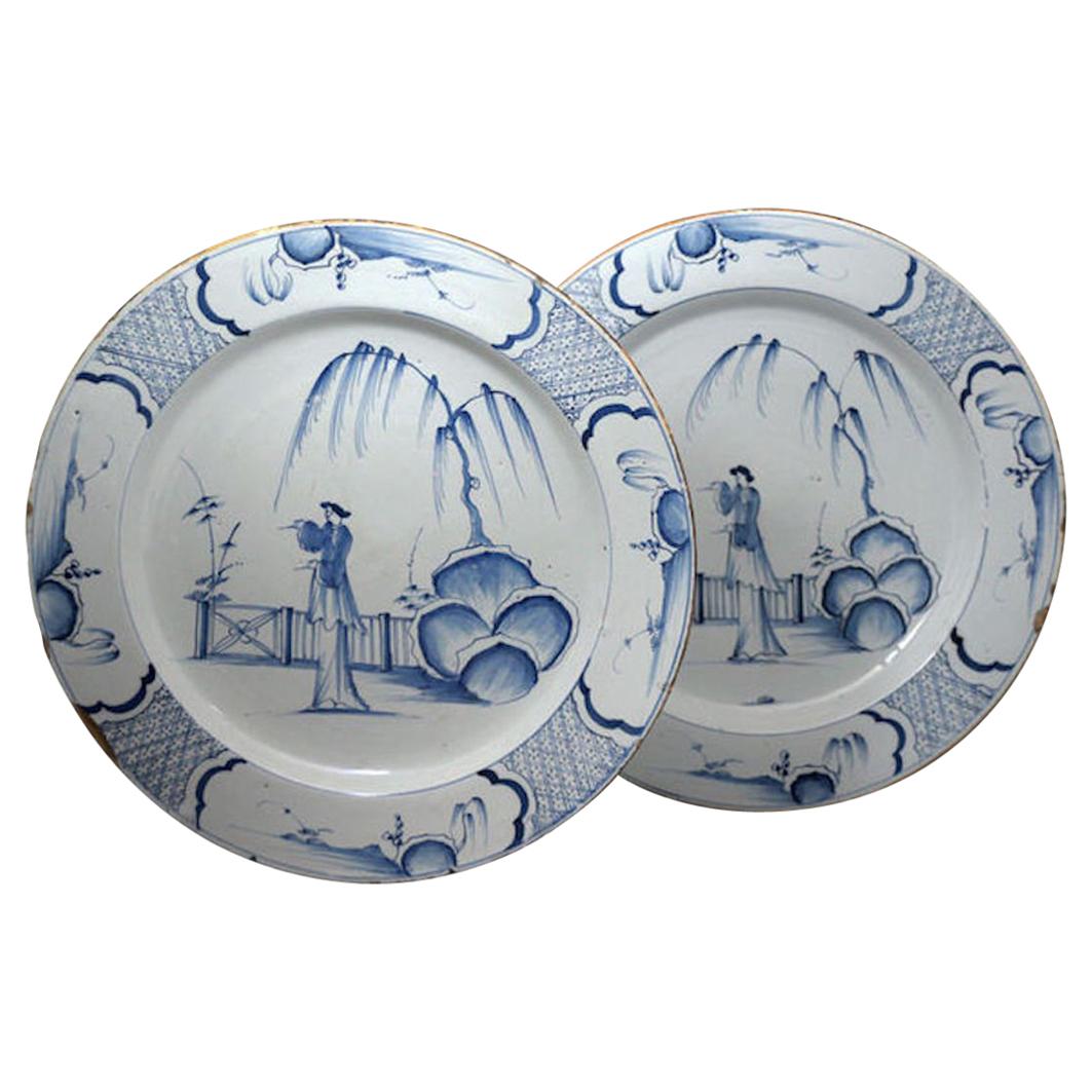 Pair of English Blue and White Delftware Pottery Chargers, Mid-18th Century For Sale