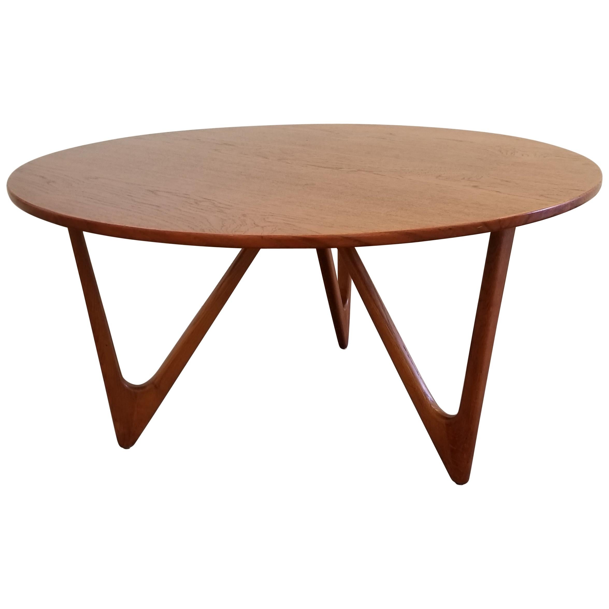 Teak Danish Modern Round Coffee or Side Table For Sale