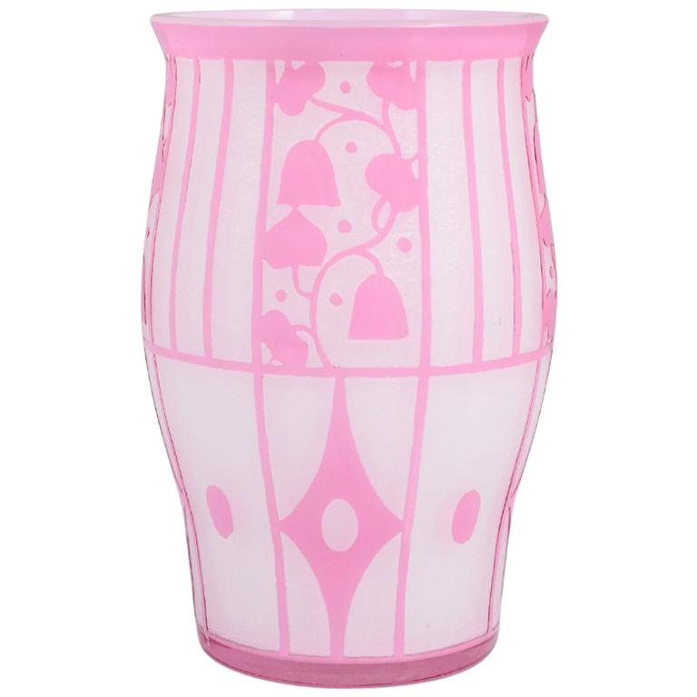 Loetz Vase Design Josef Hoffmann 1912, Opal Außen Rosa Werkbund, 1914 For Sale