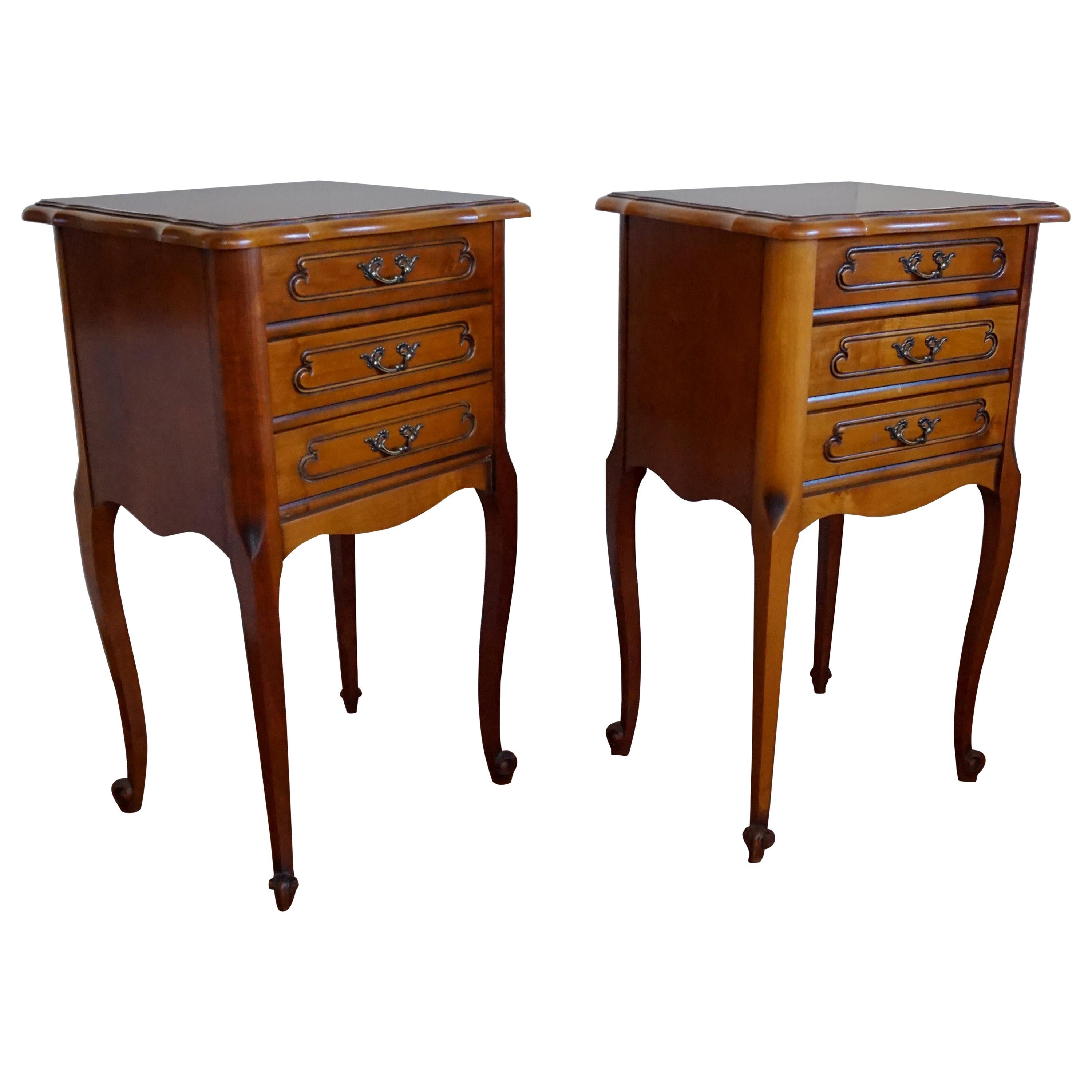 20th Century Louis 16 Style Cherry Bedside Tables / Three Drawers Nightstands For Sale