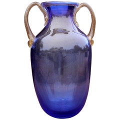 Vaso a due manici in vetro blu di Murano