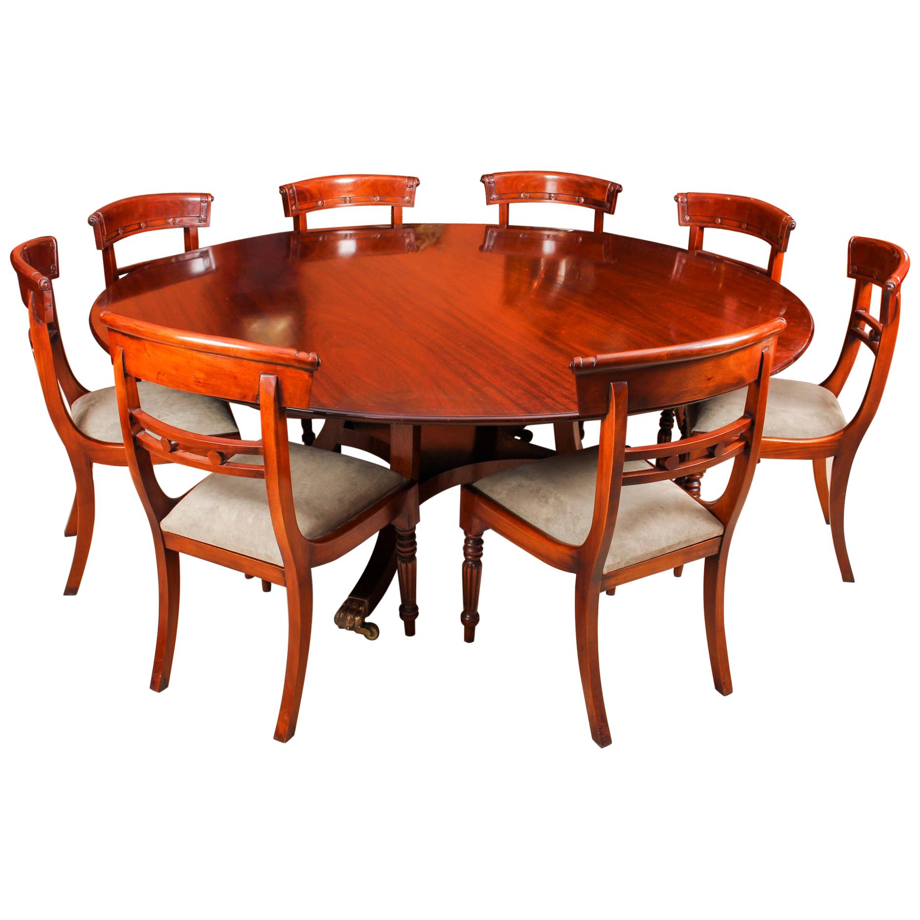 Vintage Round Table and 8 Chairs William Tillman, 20th Century
