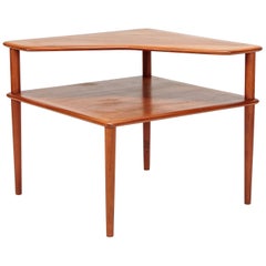 Table d'angle en teck France and Son de Peter Hvidt Minerva, années 1960