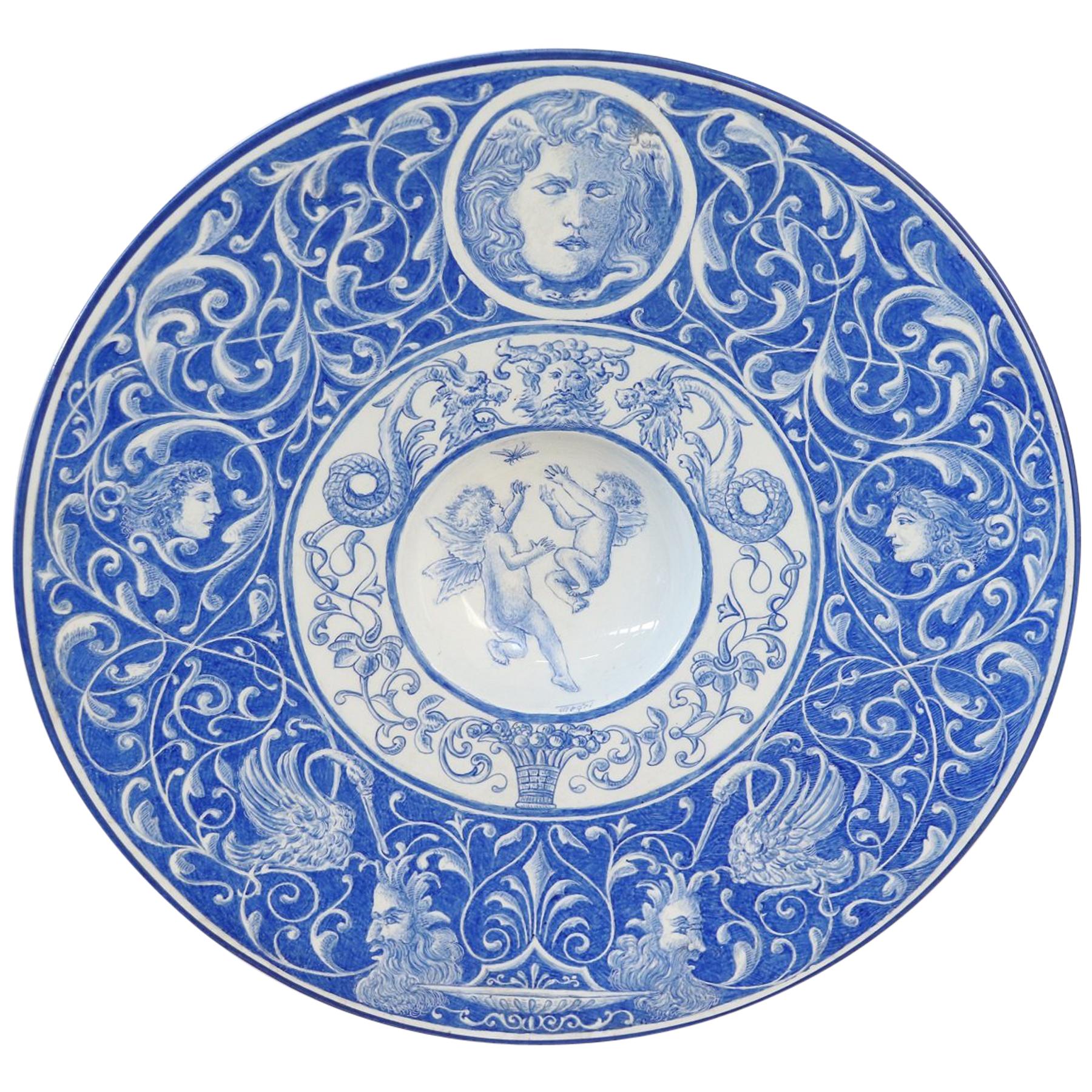 20. Jahrhundert Italienischer Sammelteller aus bemalter Keramik:: 1910er Jahre:: antik