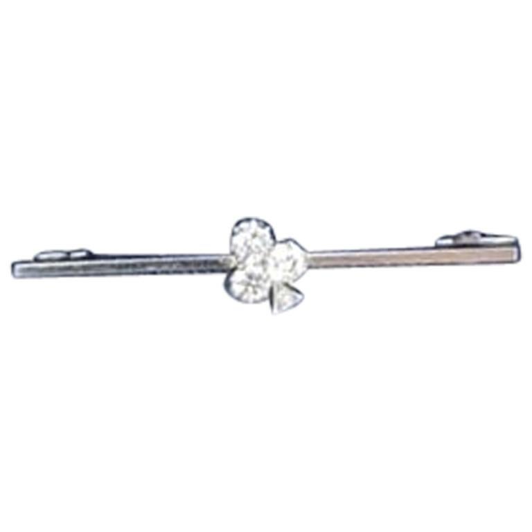 Art Deco 'Ace of Clubs' Diamond and 18-Karat White Gold Tie Pin For Sale