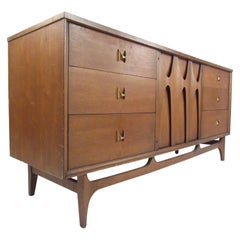 Mid-Century Modern Walnut Broyhill Brasilia Dresser