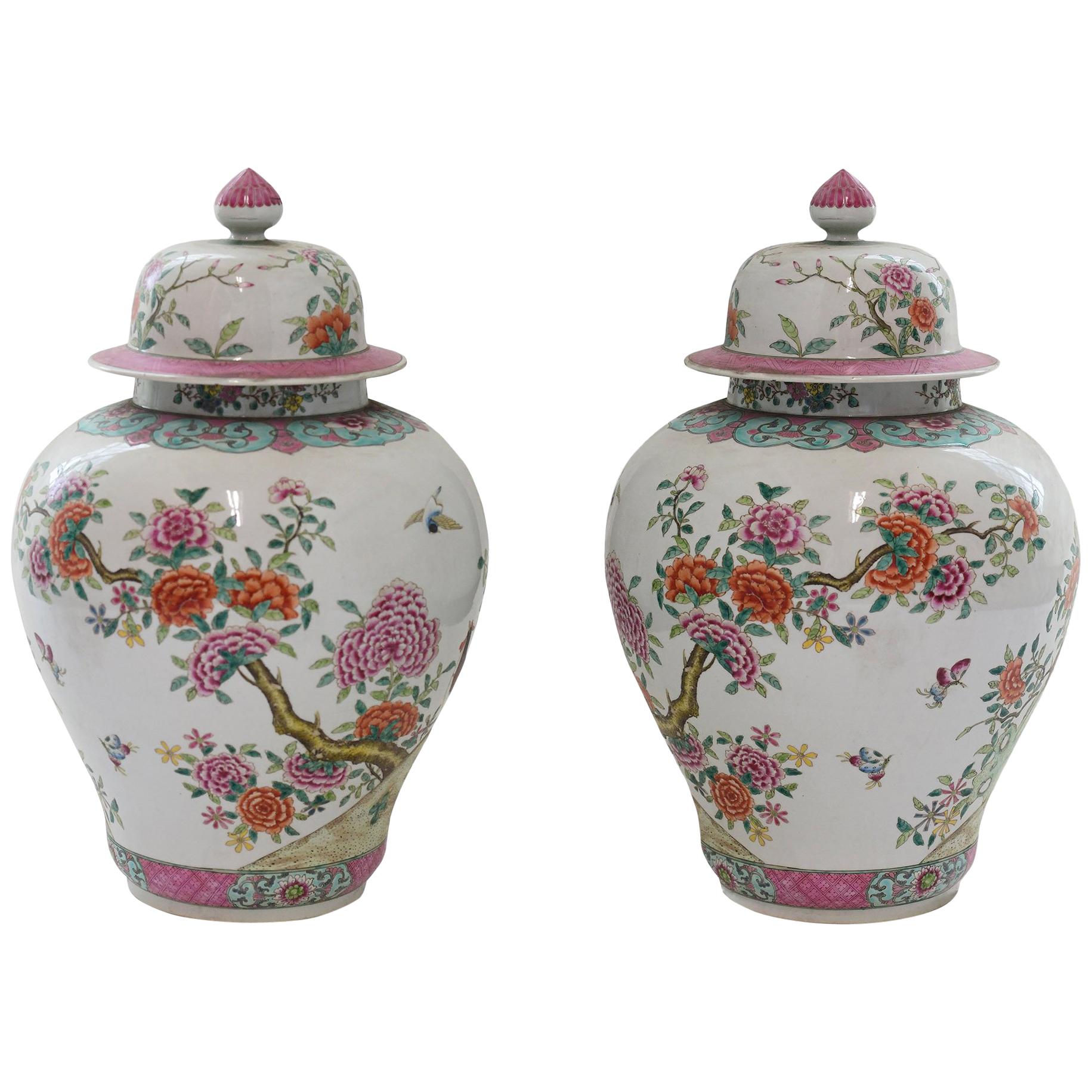 Pareja de Jarrones de Porcelana Rosa Famille con Tapas