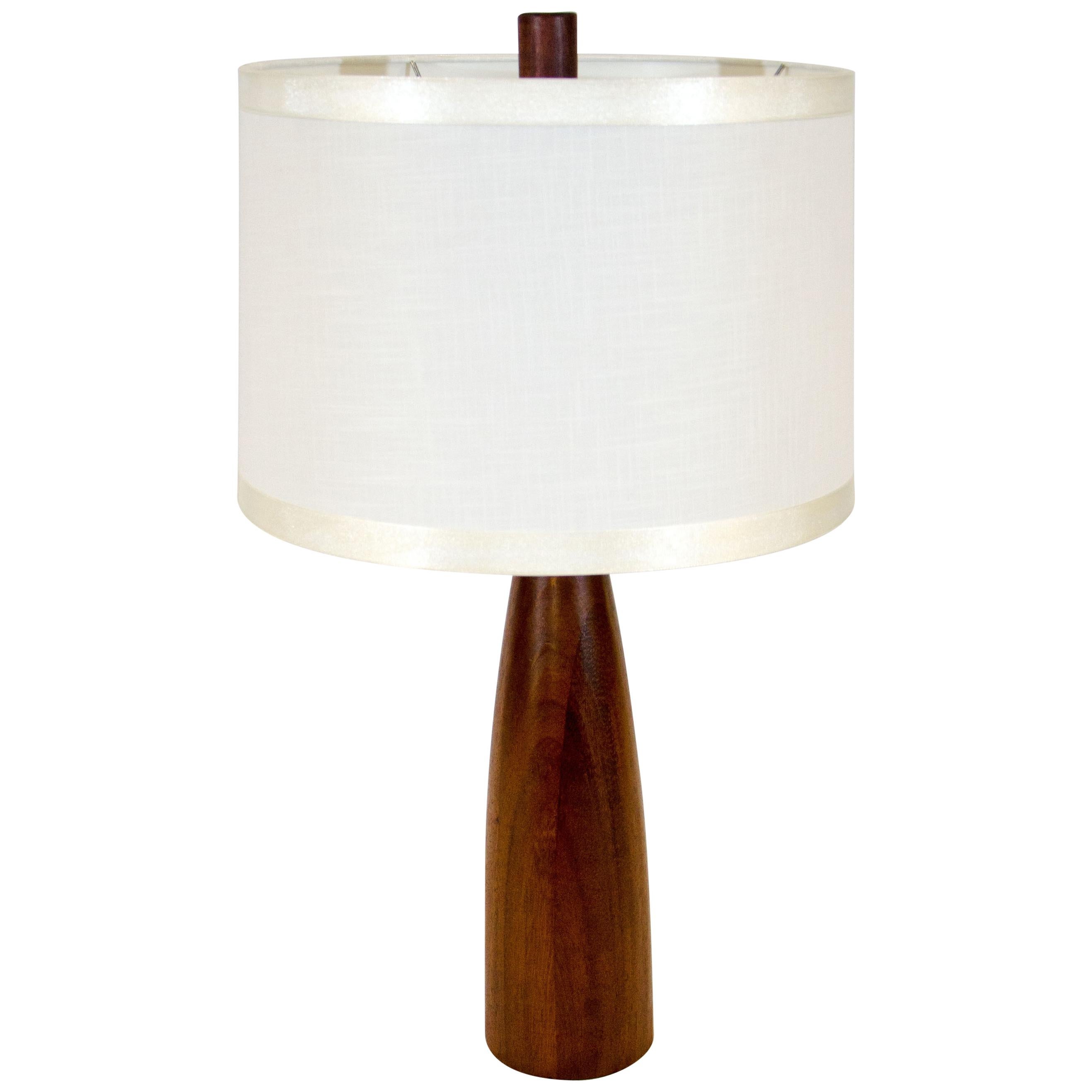 Vintage Walnut Base Table Lamp For Sale