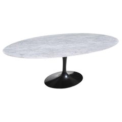 6.5 Fuß Knoll Saarinen Oval Tulip Esstisch mit Carrara Marmorplatte