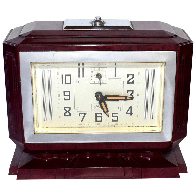 Large French Art Deco Bakelite Clock, circa 1935 For Sale