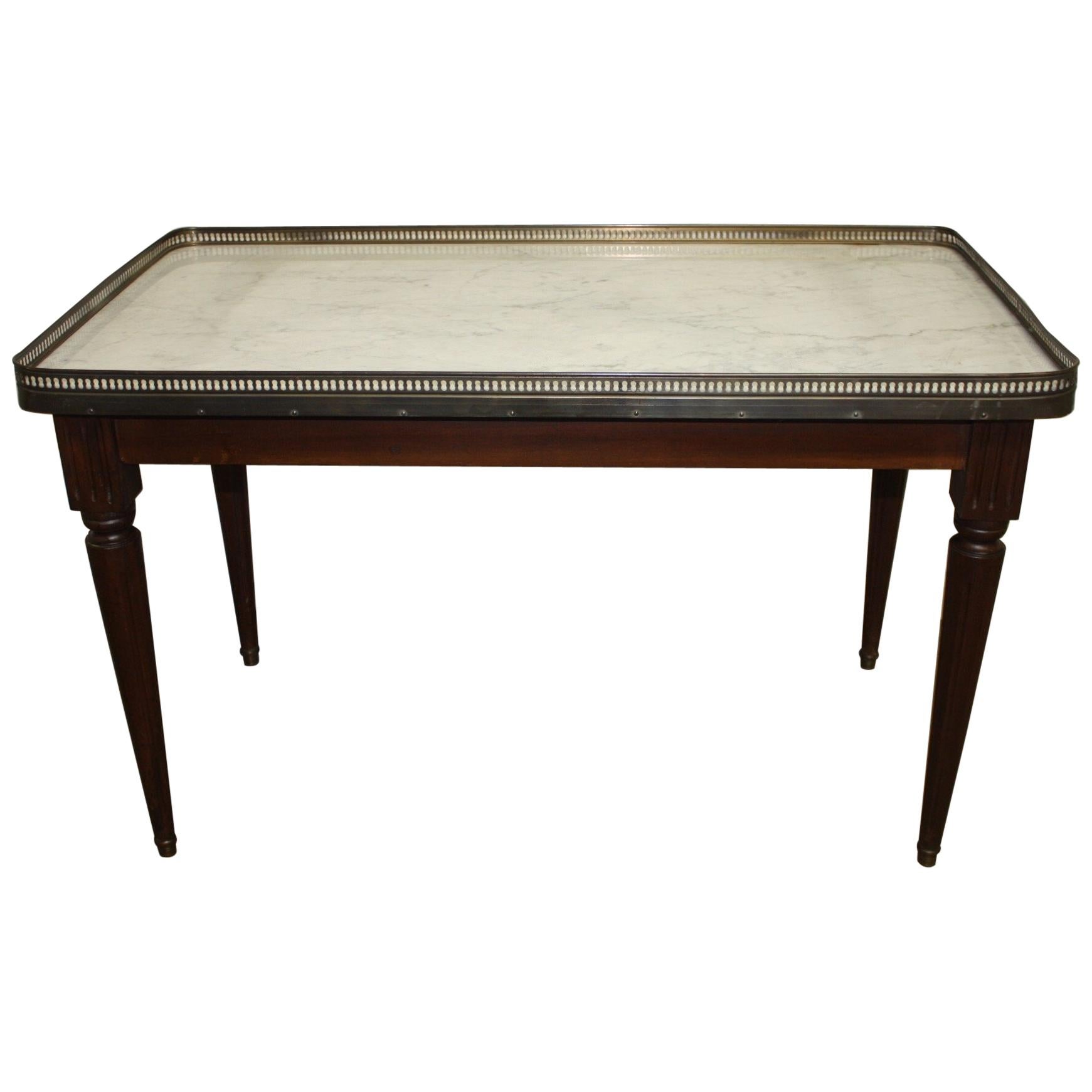 Ein charmanter französischer Tisch im Louis-XVI.-Stil