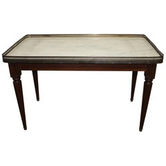 Charmante table française de style Louis XVI