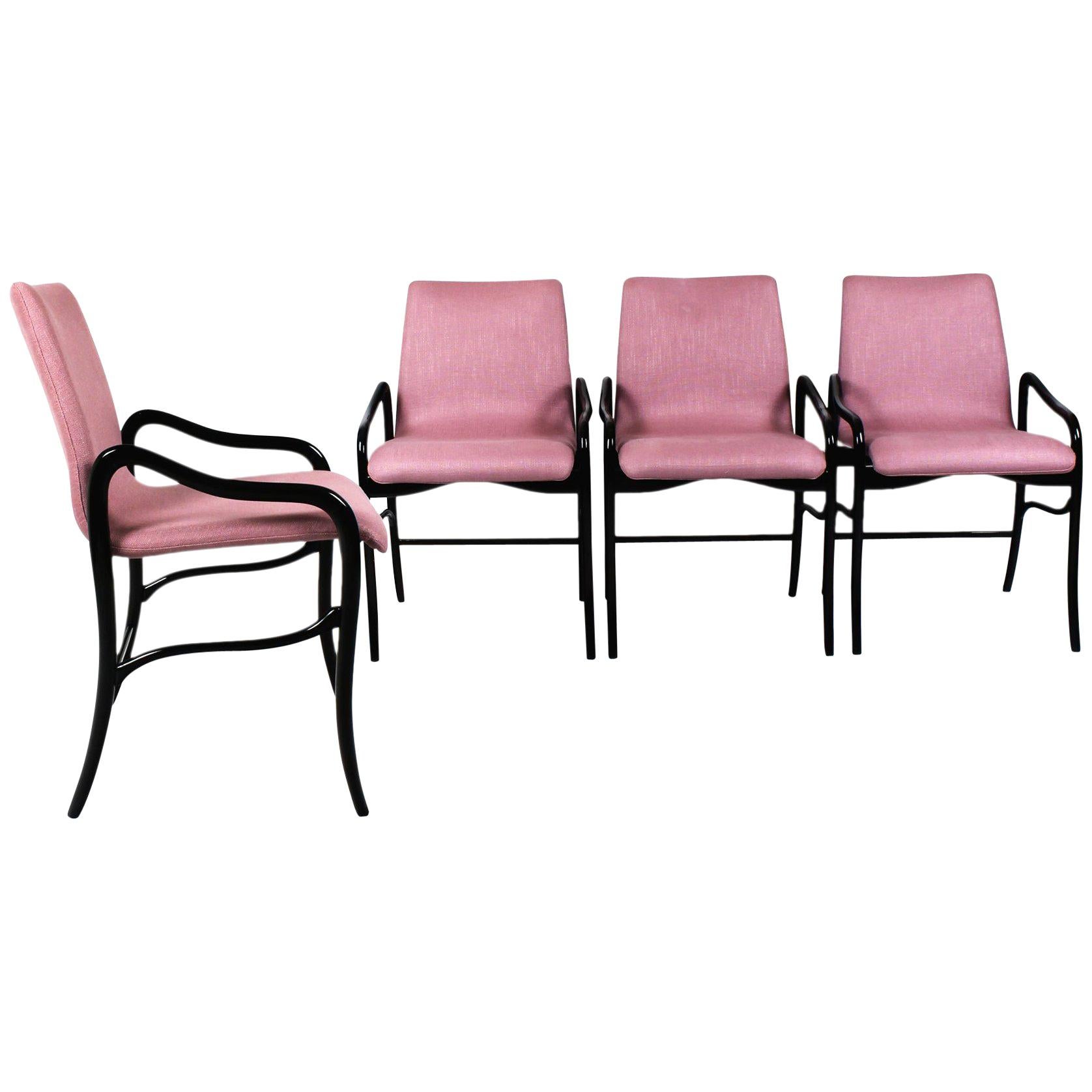 Ensemble de quatre fauteuils modernes du milieu du siècle dernier en lin rose d'Enrico Ciuti - Italie