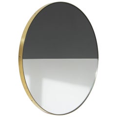 Orbis Dualis Miroir rond contemporain à teinte mixte avec cadre en laiton, régulier