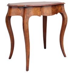 19th Century Walnut and Boxwood Line Centre Table