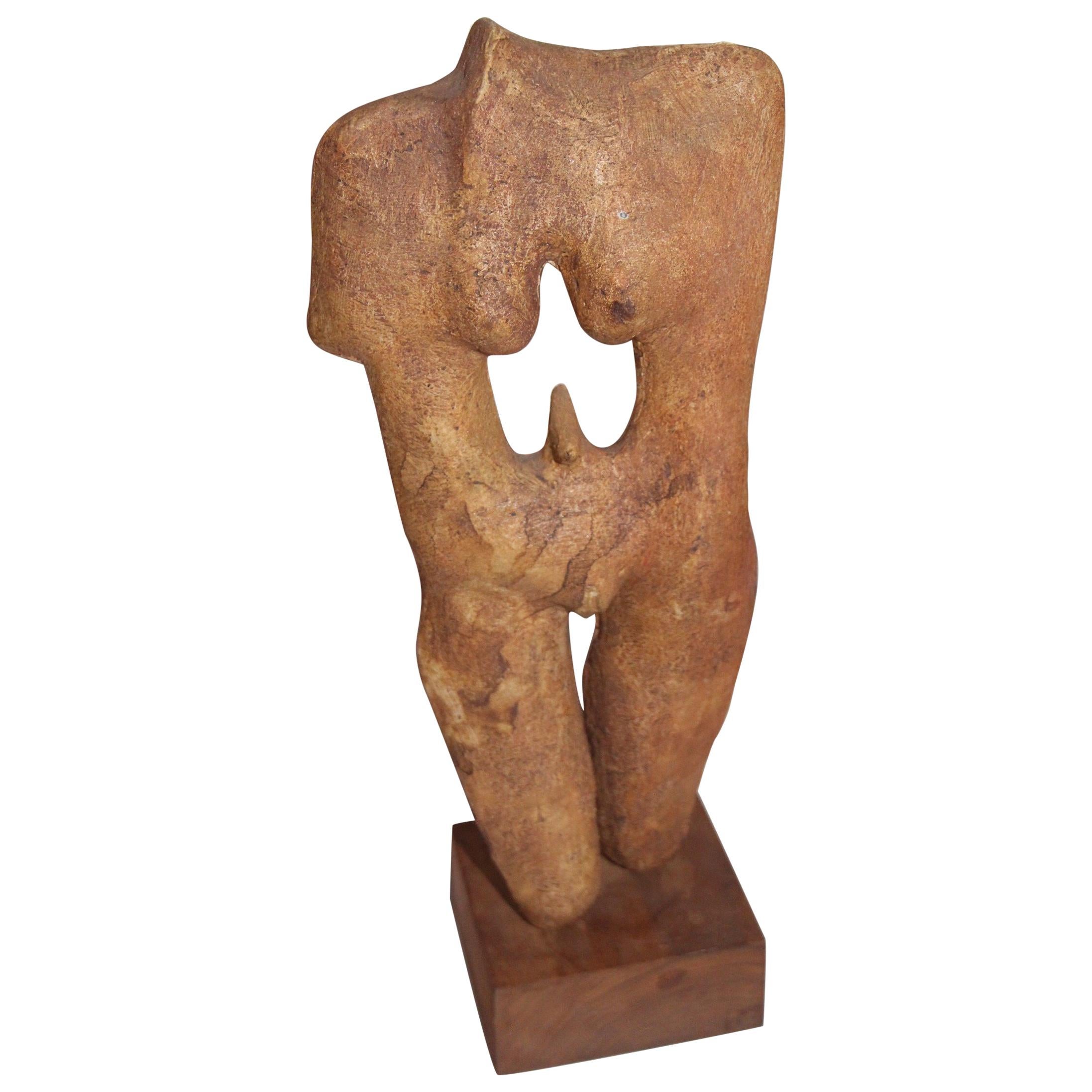 Figurale Skulptur aus Terrakotta von Tuska im Angebot