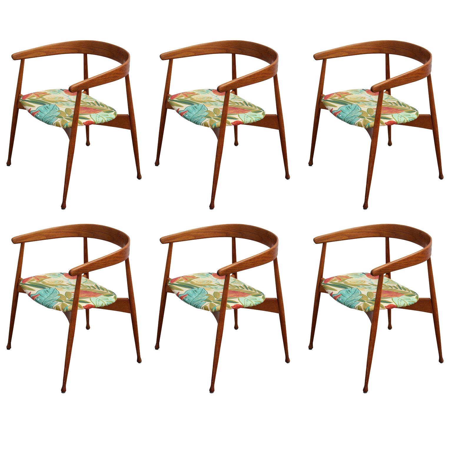 Set of Six Modern Oak Horseshoe Back Dining Chairs Hans Wegner Style