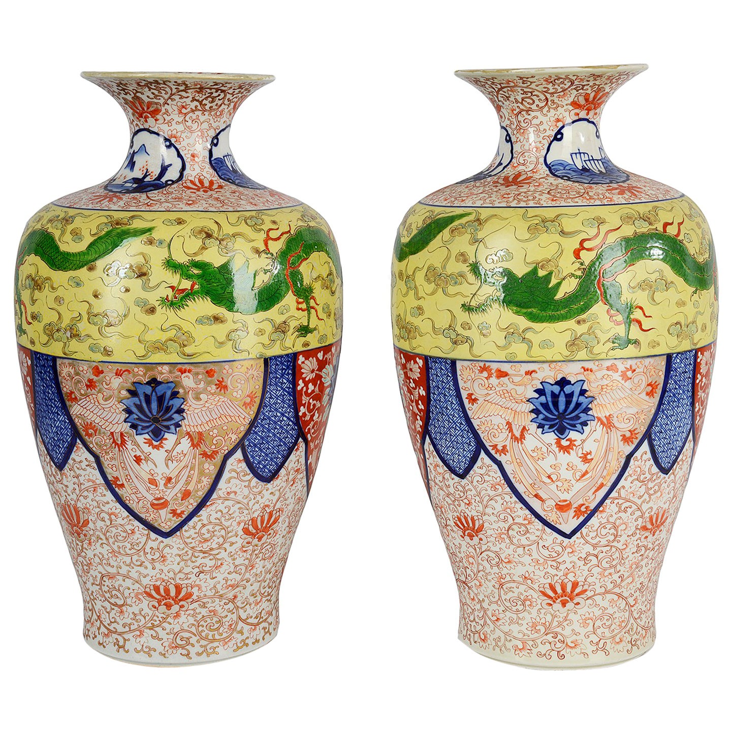 Pair of 19th Century Japanese Imari Vases For Sale at 1stDibs