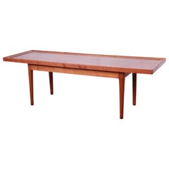 Table basse en noyer:: 1961:: Kipp Stewart pour Drexel Declaration Table basse moderne du milieu du siècle:: 1961