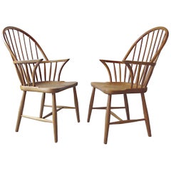 Frits Henningsen CH-18A Danish Modern Windsor Oak Dining Chairs, 1940s, Set of 2