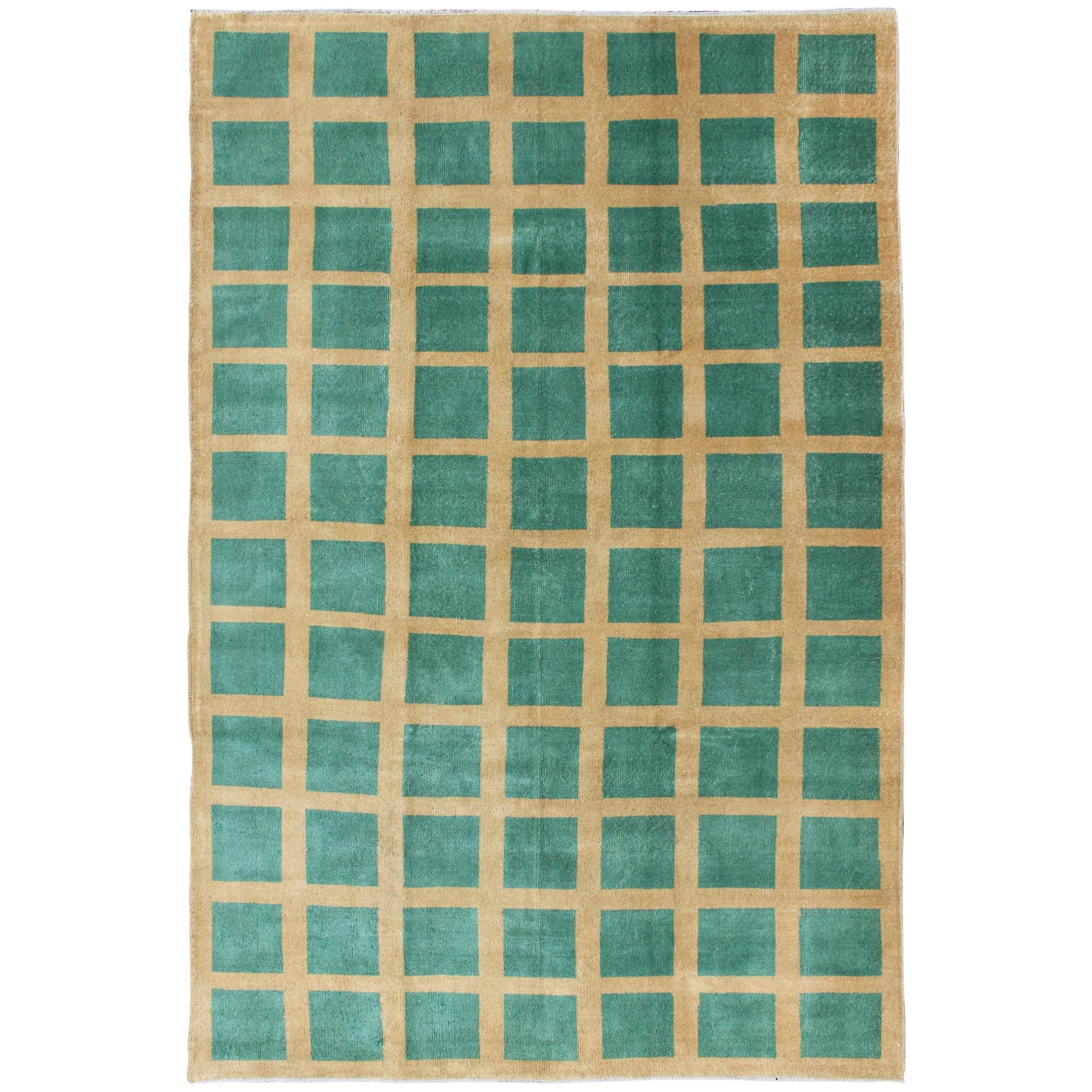 Green and Yellow Minimalist Mid-Century Modern design Turkish  rug For Sale