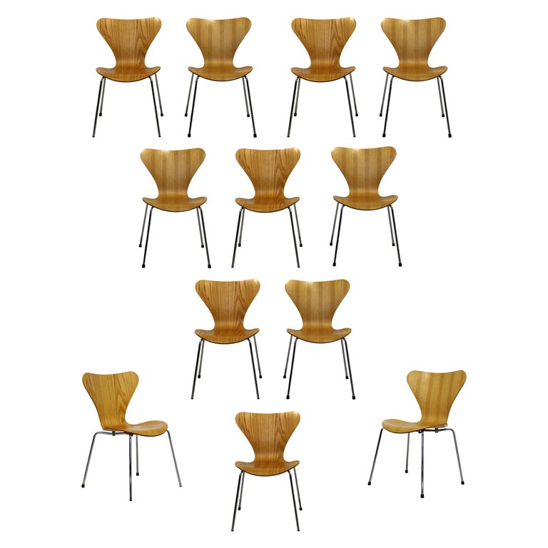 Mid Century Modern Reproduction Jacobsen Fritz Hansen 12 Molded Side Chairs At 1stdibs