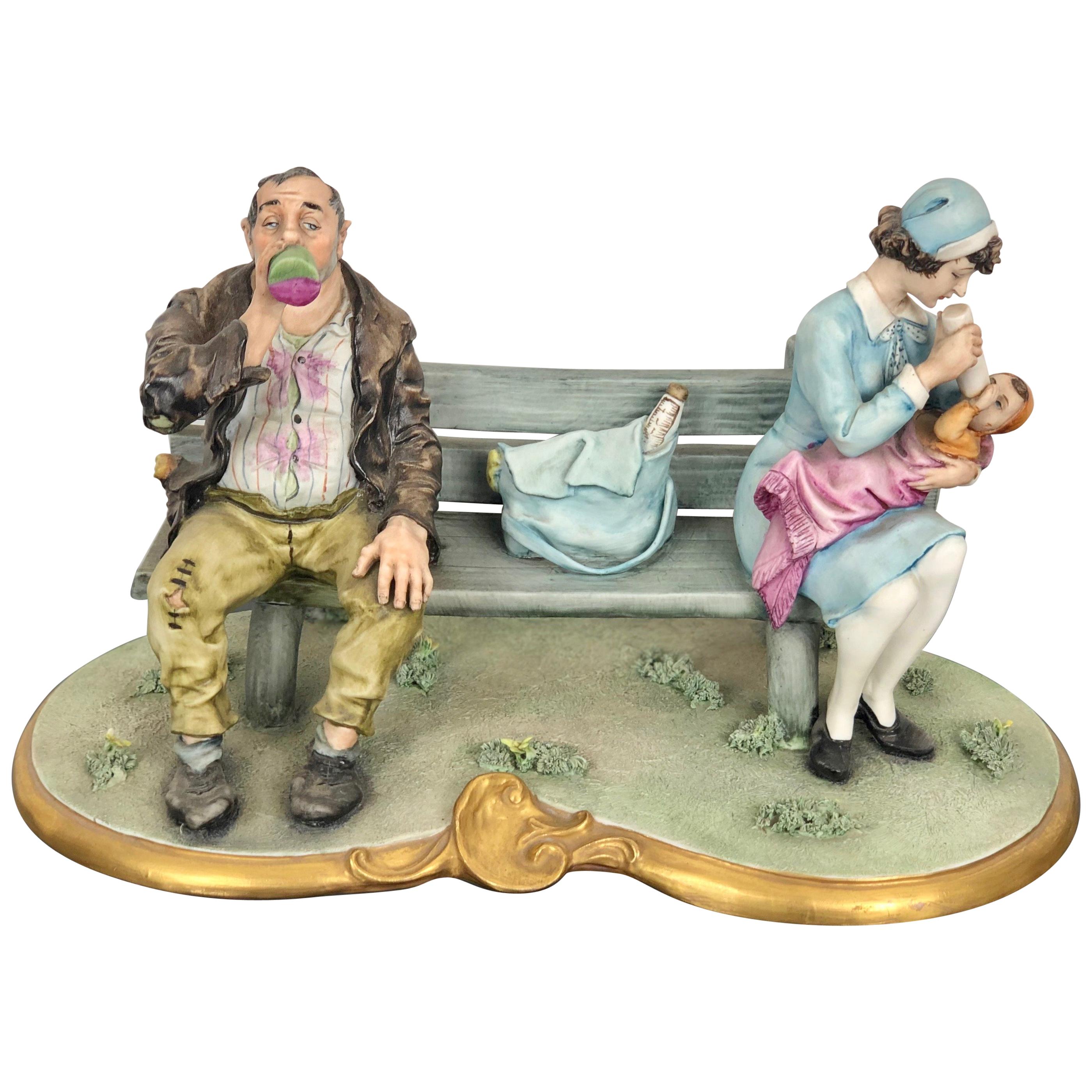 Capodimonte-Porzellan-Skulptur Tramp und eine Nanny auf einer Bank, De Palmas, Italien