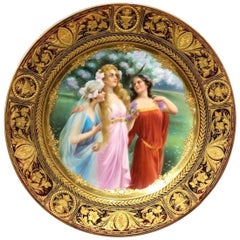 Exceptionnelle assiette ancienne en porcelaine Royal Vienna peinte à la main avec or en relief