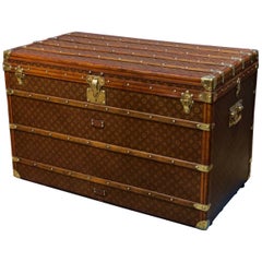 Louis Vuitton Trunk in Monogram, 110 cm Louis Vuitton Steamer Trunk at  1stDibs