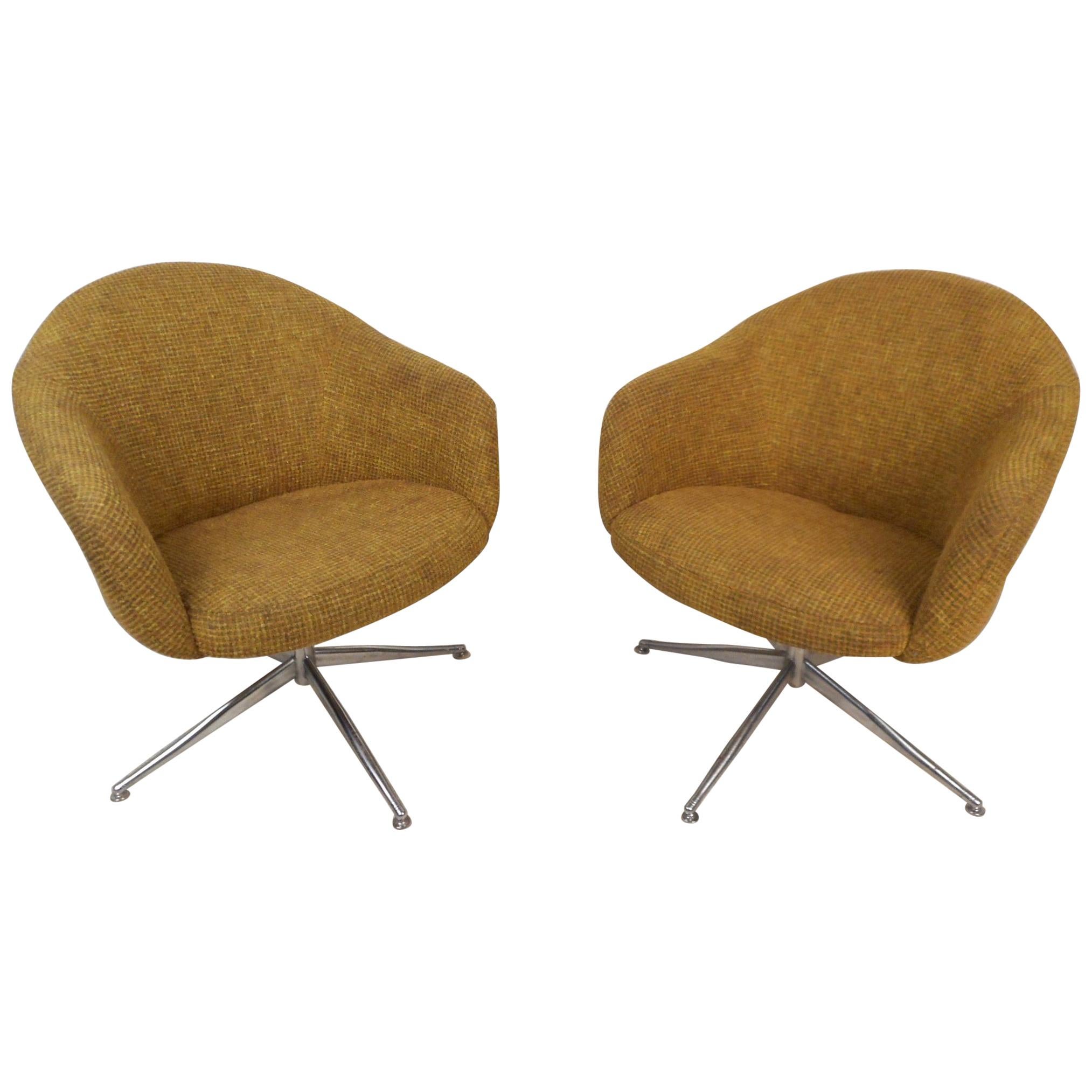 Mid-Century Modern Pair of Viko Baumritter Swivel Chairs