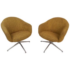 Vintage Mid-Century Modern Pair of Viko Baumritter Swivel Chairs