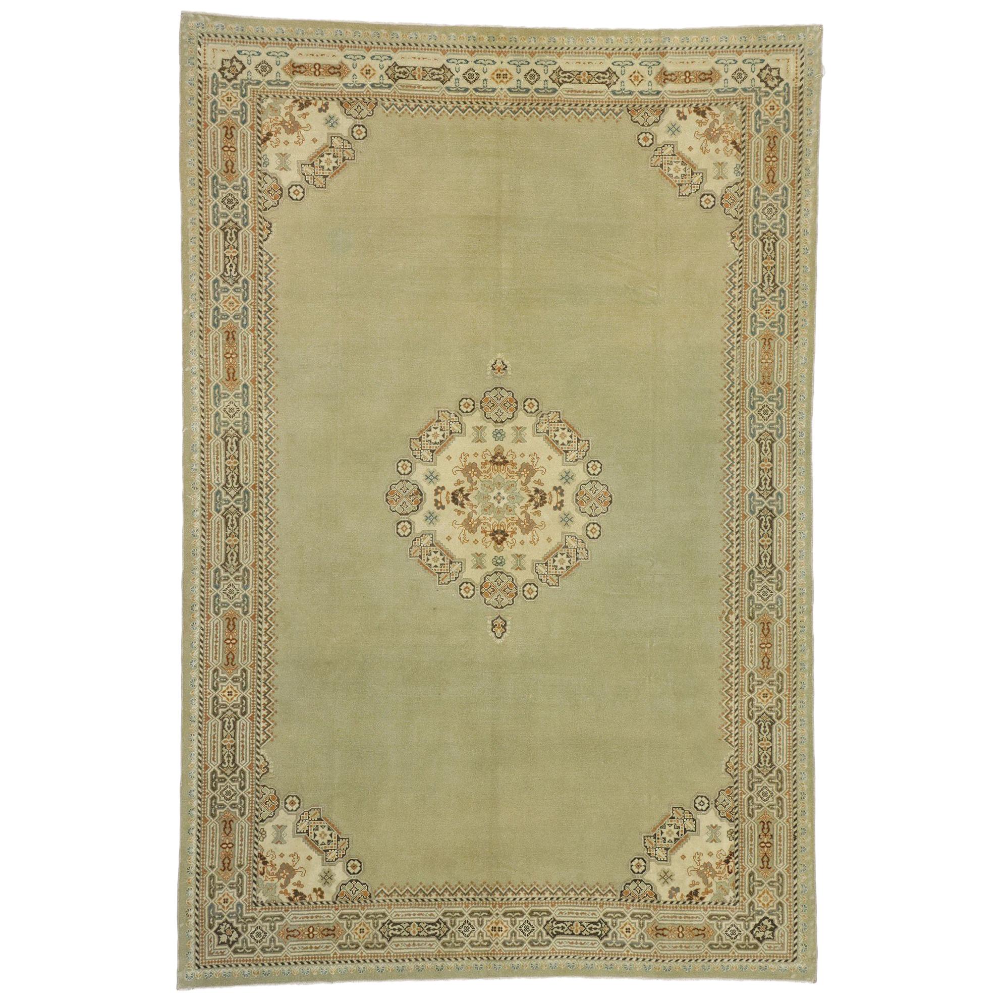 Antiker persischer Malayer-Teppich mit eklektischem Pariser und Kunsthandwerklichem Stil im Angebot