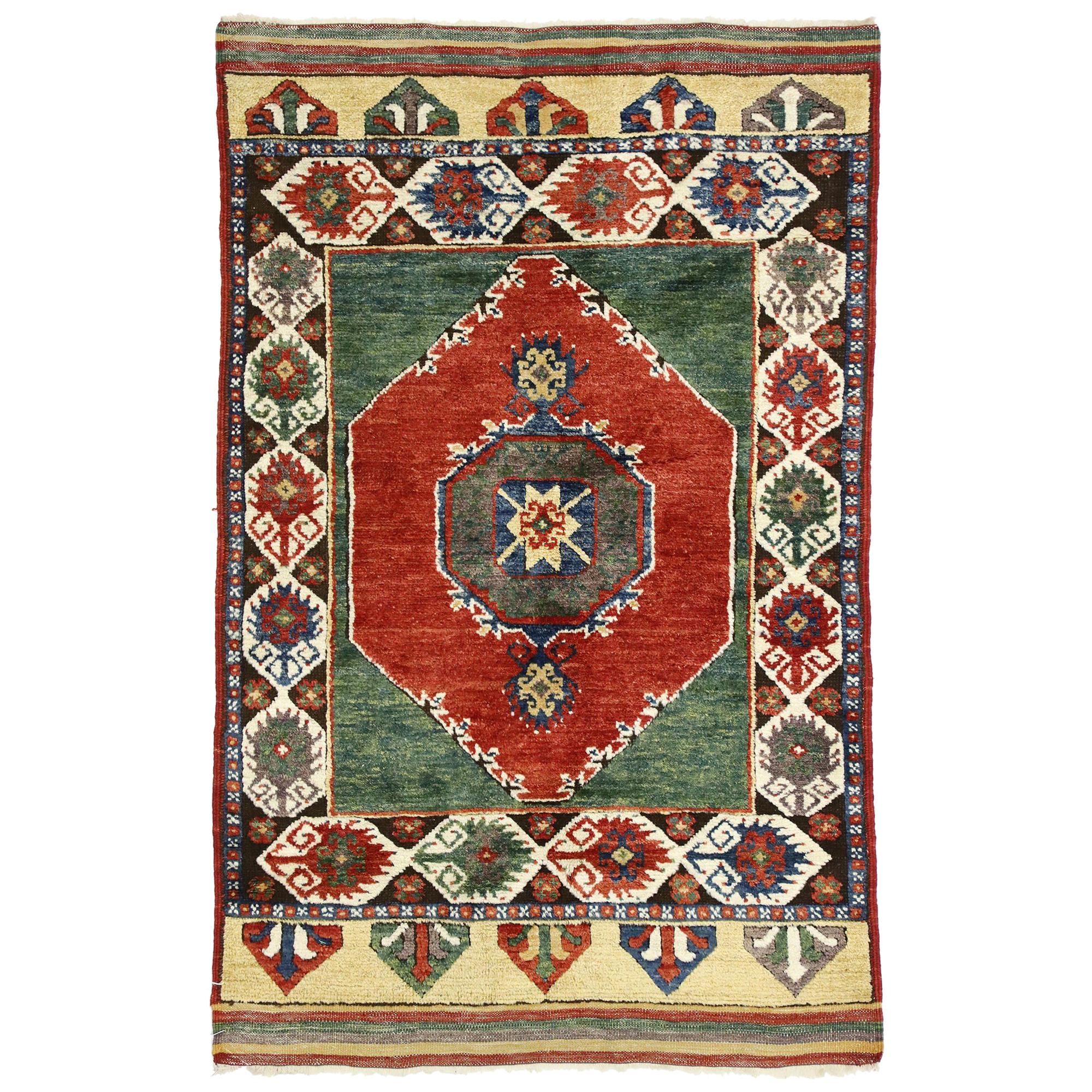 Türkischer Oushak-Teppich im Vintage-Stil der amerikanischen Handwerkskunst im Stammesstil im Angebot