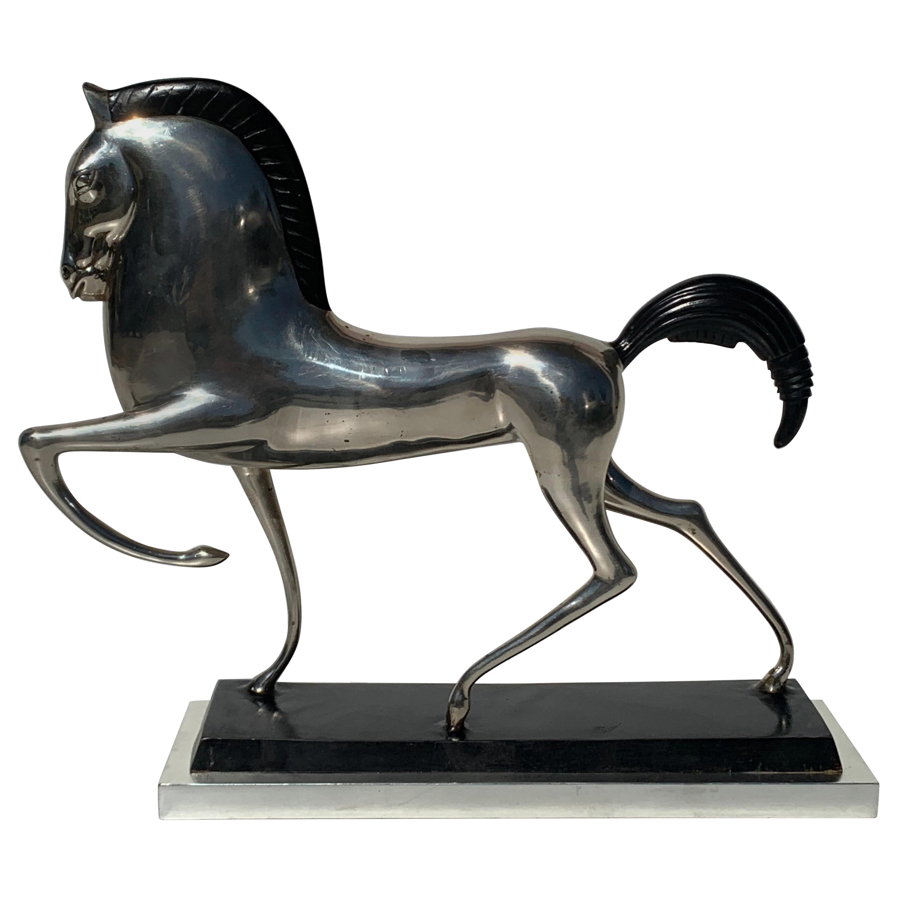Escultura de caballo etrusco de latón plateado estilo Art Déco