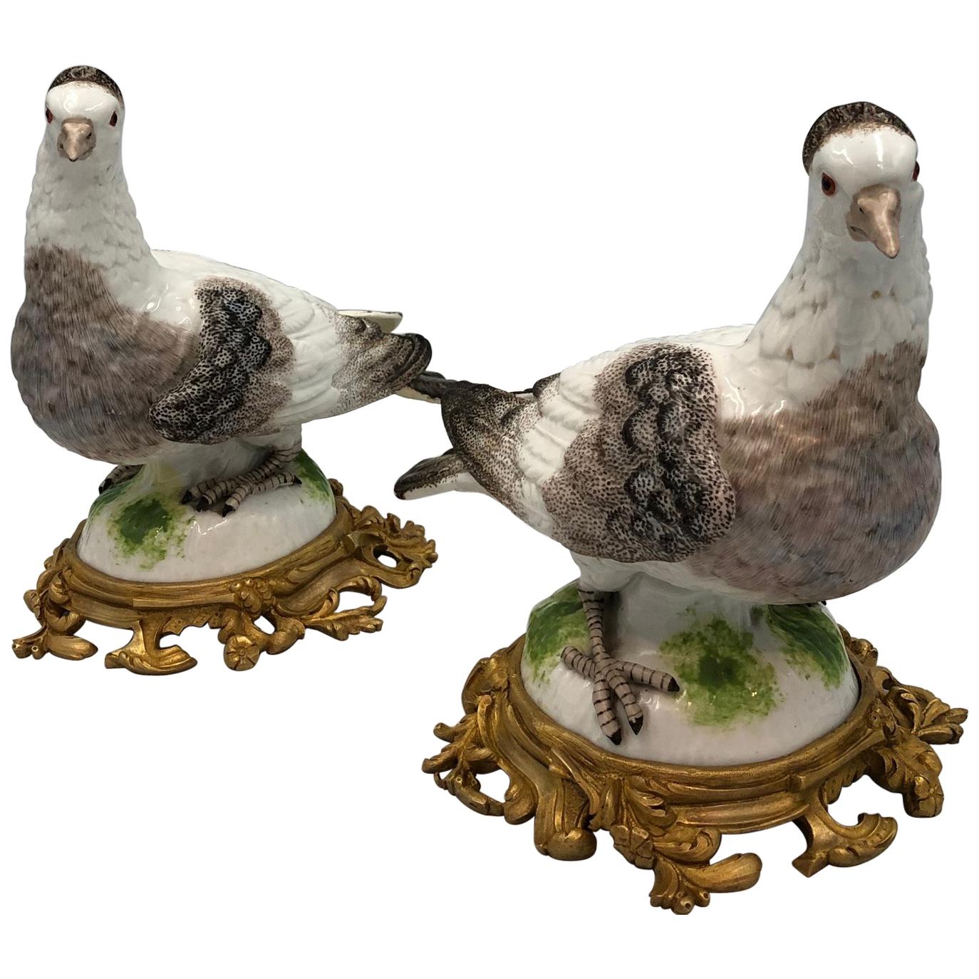 Pair of 19th Century Samson Porcelain Birds For Sale