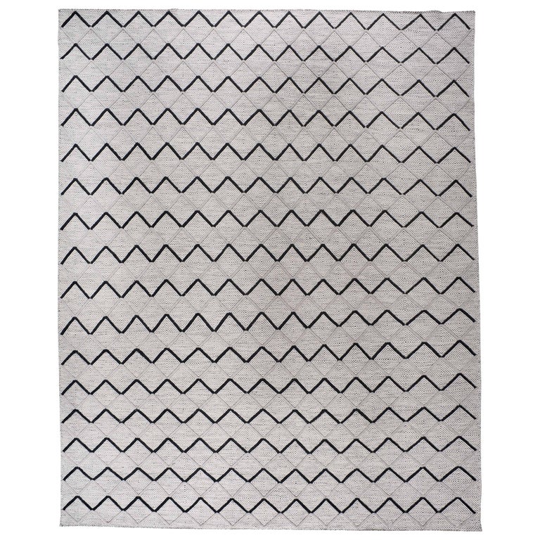 Black and White Diamonds Wool Area Rug For Sale at 1stDibs