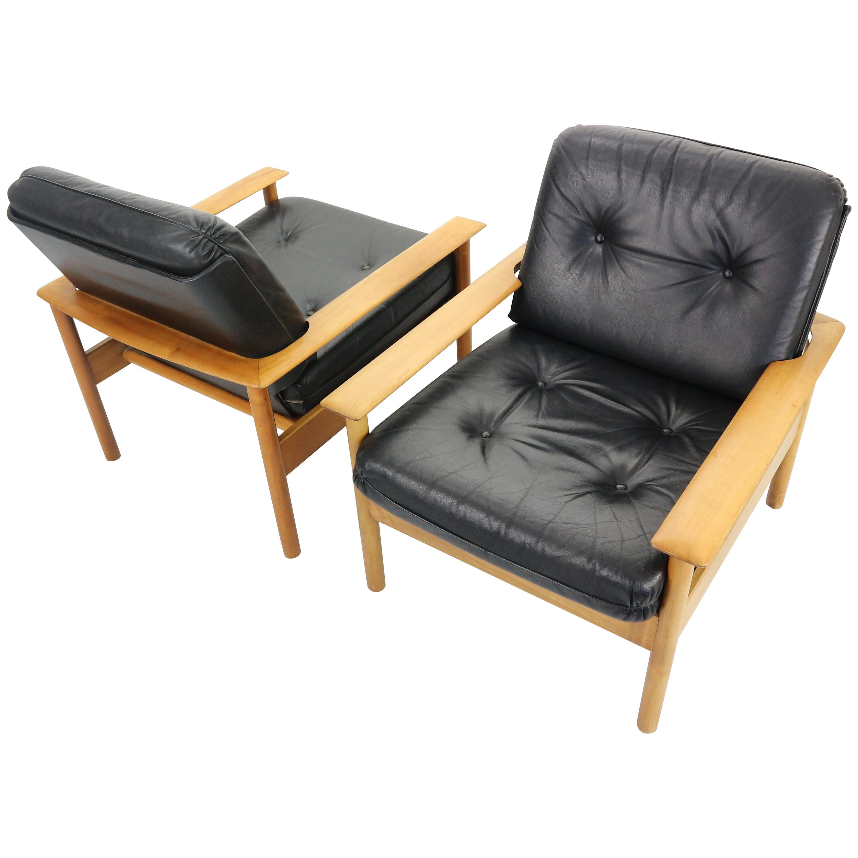Set of 2 Mid-Century Modern Leather Lounge Chairs, Scandinavian Design 1960s