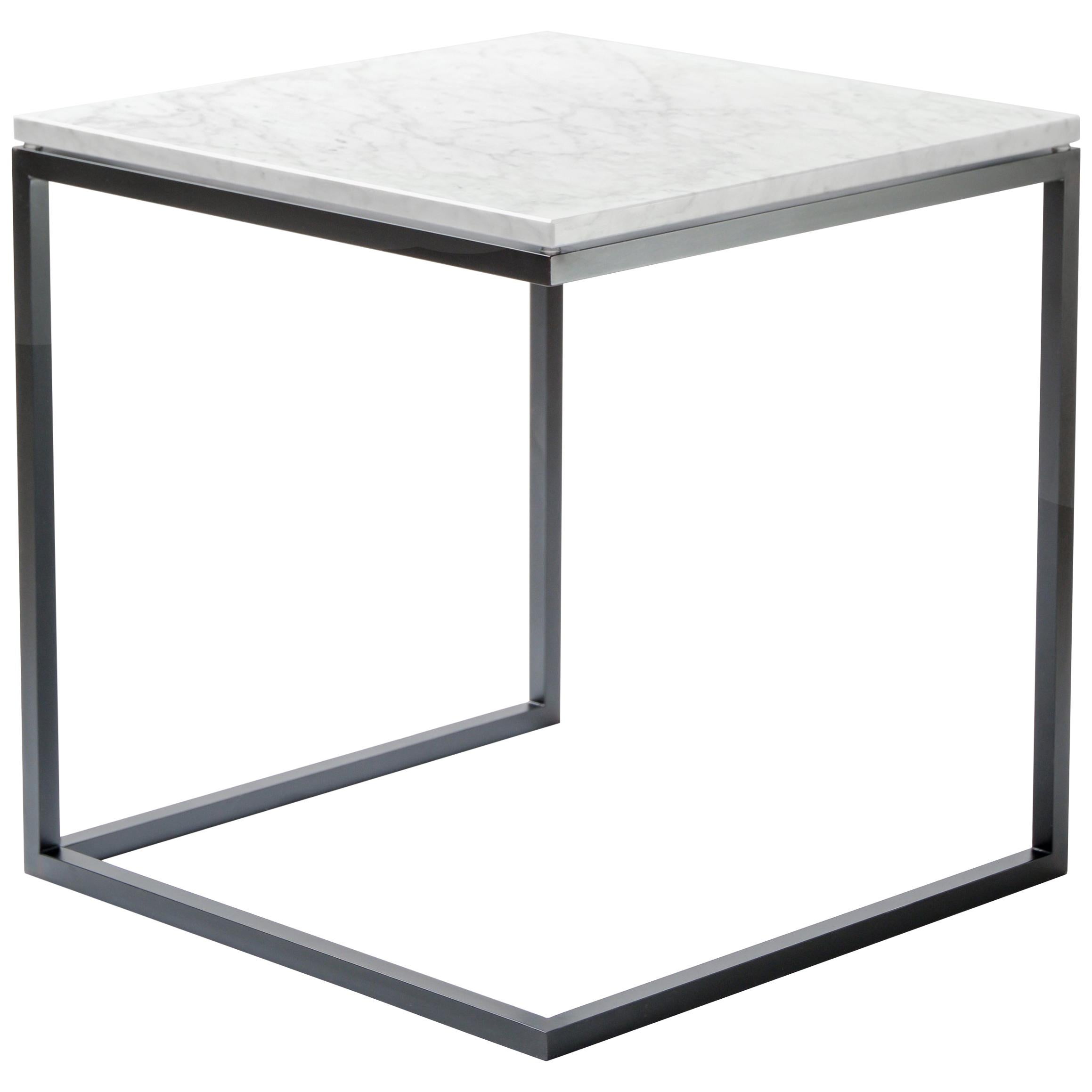 “ESOPO” Modern Handmade Iron Side Table with White Carrara Marble Square Top For Sale